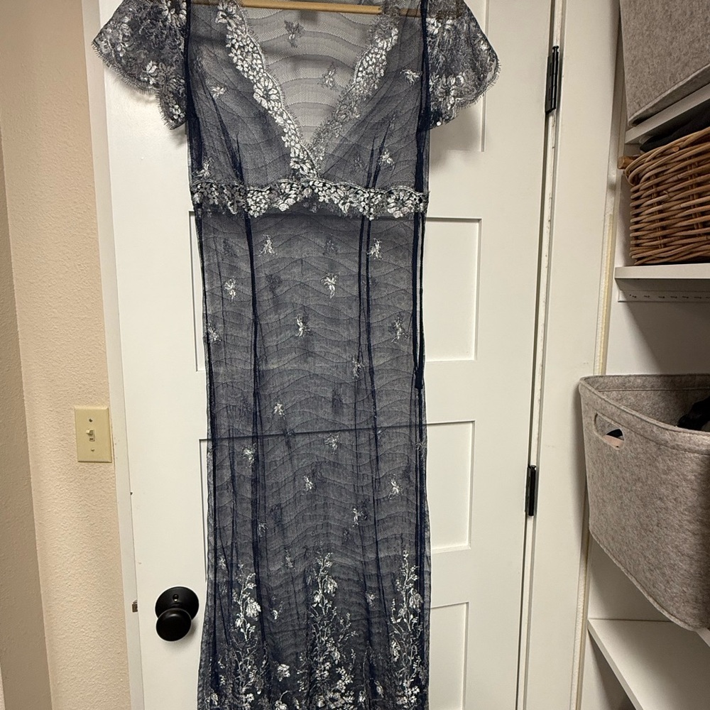 Elegant Navy Lace Midi Dress